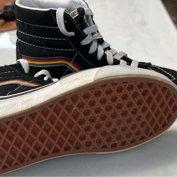 Vans - Picture 4 of 6